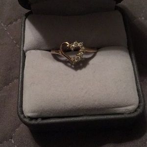 10k gold and cubic zirconia heart ring